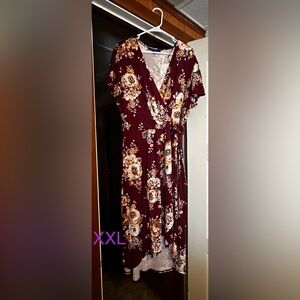 This dress is a XXL worn when I pregnant with my little man! Very comfortable!